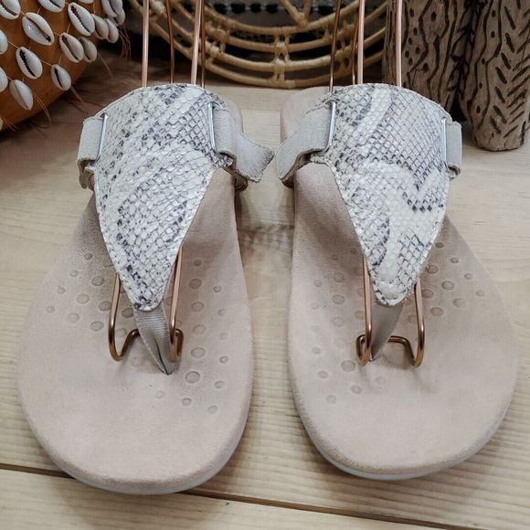 Vionic Wanda Sandals Leather Snake Adjustable Post Toe Bone Comfort Womens 9/41 - Picture 1 of 12